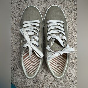 Taos Star Canvas Tan Comfort Walking Shoes Sneakers Womens Size 10